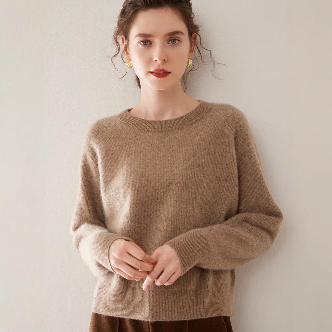 2024 Women s Cashmere Knitwear: Long Sleeve, Thick, Round Neck, Loose Fit, Soft & Comfortable Sweater for Autumn/Winter. One Size
2024 Women s Cashmere Knitwear: Long Sleeve, Thick, Round Neck, Loose Fit, Soft & Comfortable Sweater for Autumn/Winter. One Size