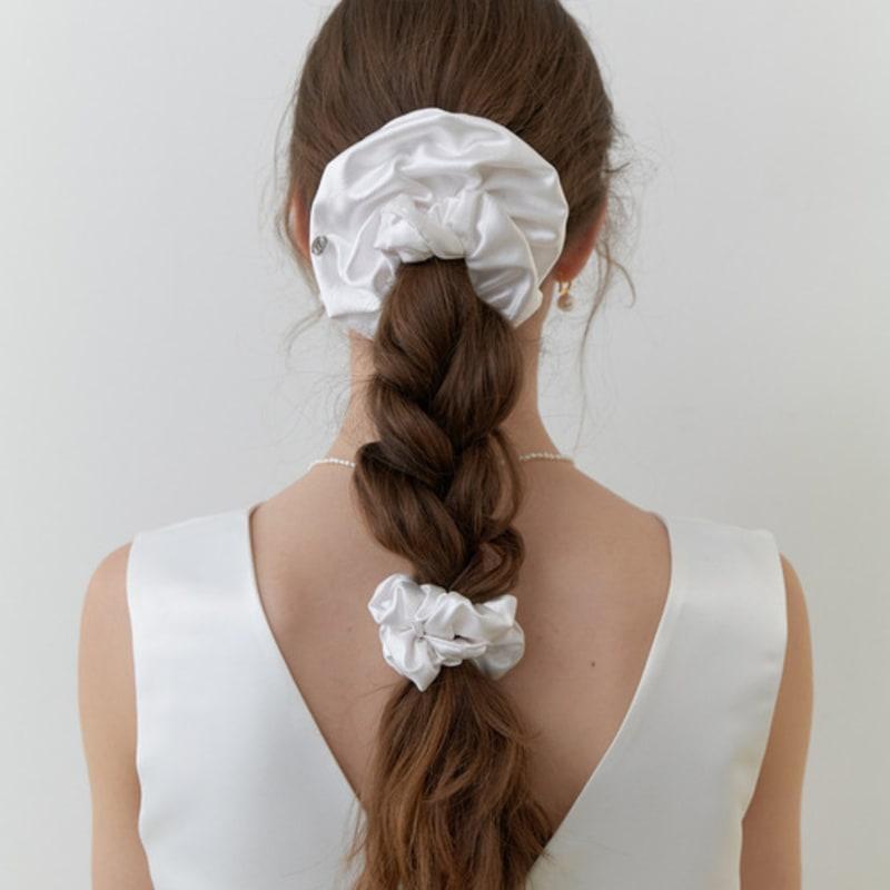 CARRY BARRETTE Carry Barrette Metal Scrunch Silver Large
CARRY BARRETTE Carry Barrette Metal Scrunch Silver Large