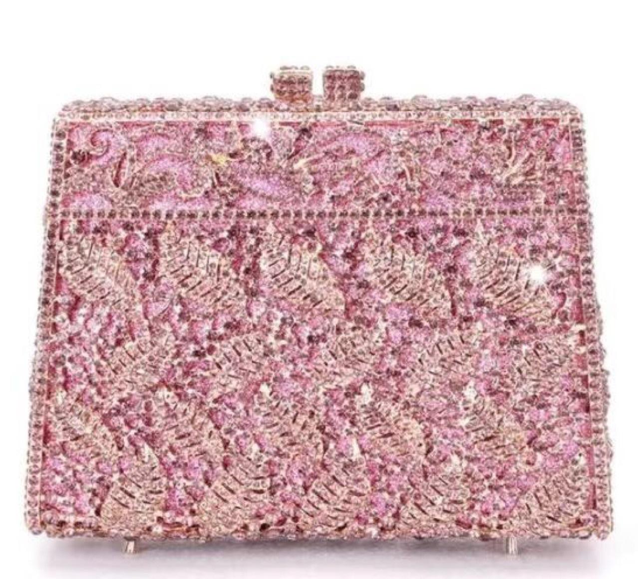 New hollow leaf diamond dinner bag trapezoidal small square box banquet diamond clutch leaf
New hollow leaf diamond dinner bag trapezoidal small square box banquet diamond clutch leaf