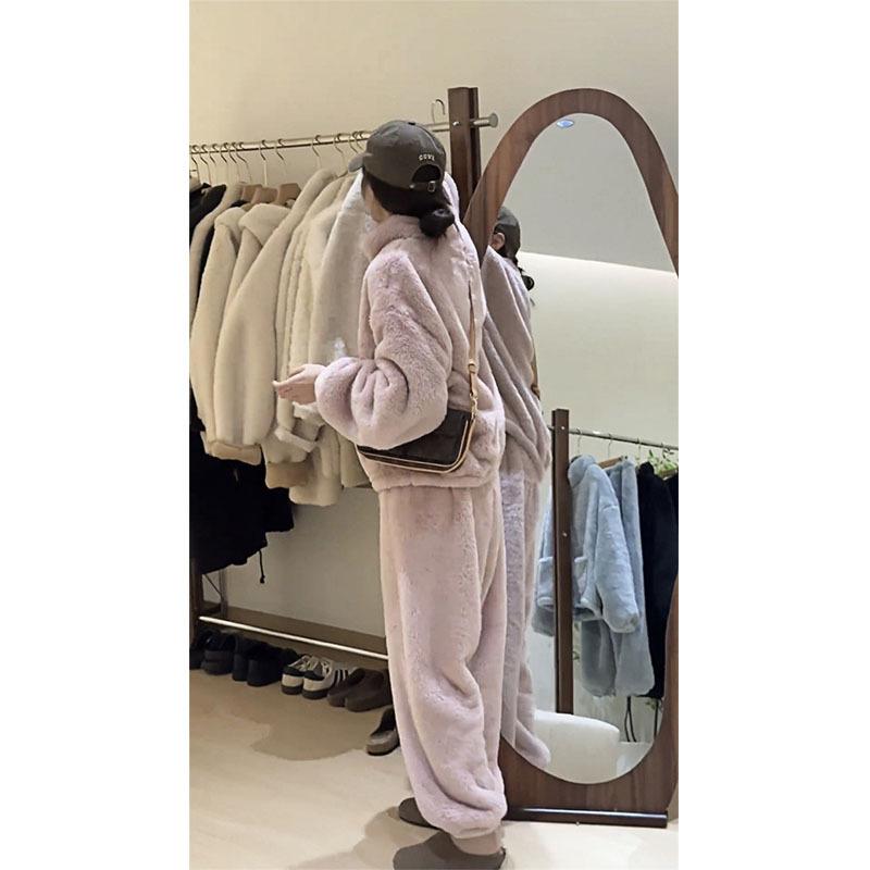 Autumn and winter Korean warm velvet thickened warm homewear jacket loose homewear pajamas spot M
Autumn and winter Korean warm velvet thickened warm homewear jacket loose homewear pajamas spot M