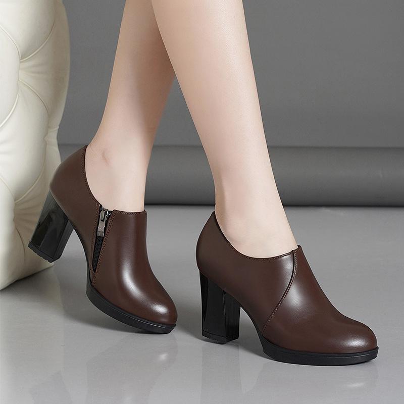 Comfort 7cm Elegant Black Block High Heels Shoes Deep Mouth Spring 2025 Thick Platform Pumps Soft Leather for Office Model Work 34
Comfort 7cm Elegant Black Block High Heels Shoes Deep Mouth Spring 2025 Thick Platform Pumps Soft Leather for Office Model Work 34