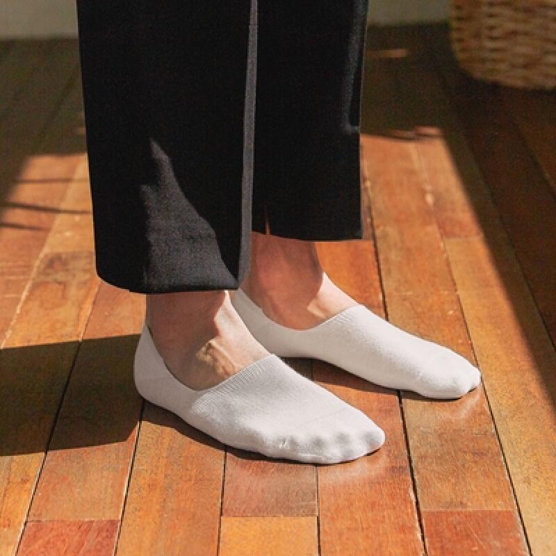 AIR-SKIN Белые носки-обманки 5 пар Men s (245-280mm)
AIR-SKIN Белые носки-обманки 5 пар Men s (245-280mm)