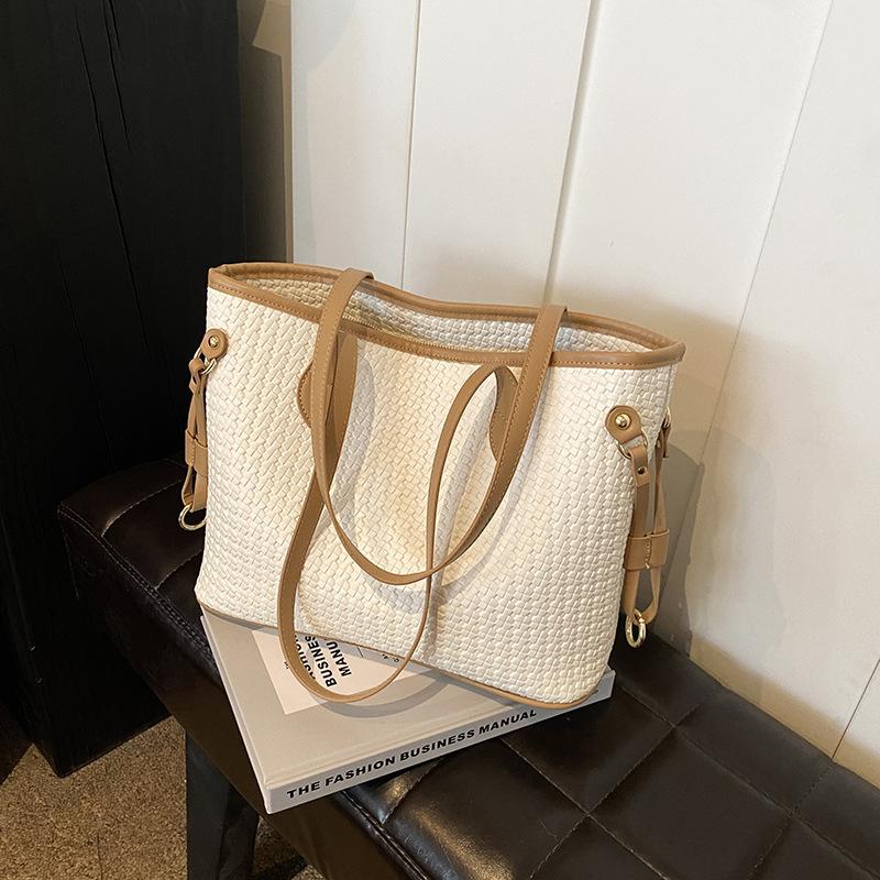 Women s bag niche woven pattern handbag large capacity 2025 new retro versatile casual shoulder tote bag
Women s bag niche woven pattern handbag large capacity 2025 new retro versatile casual shoulder tote bag