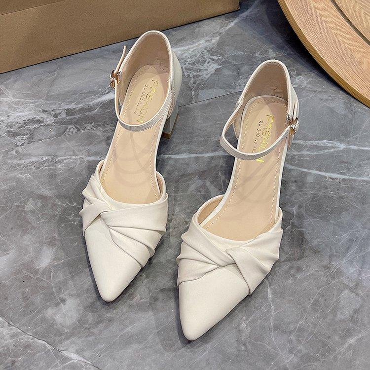Женские туфли на высоком каблуке, новая корейская версия, толстый каблук, острый носок, плиссированные одинарные туфли, модные сандалии на одной пуговице 40 бежевый
Женские туфли на высоком каблуке, новая корейская версия, толстый каблук, острый носок, плиссированные одинарные туфли, модные сандалии на одной пуговице 40 бежевый