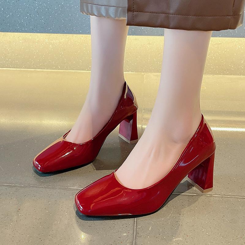 Square head thick heel women s single shoes spring new fashion casual one-pedal small leather shoes nude light mouth high heels 40 червоний
Square head thick heel women s single shoes spring new fashion casual one-pedal small leather shoes nude light mouth high heels 40 червоний