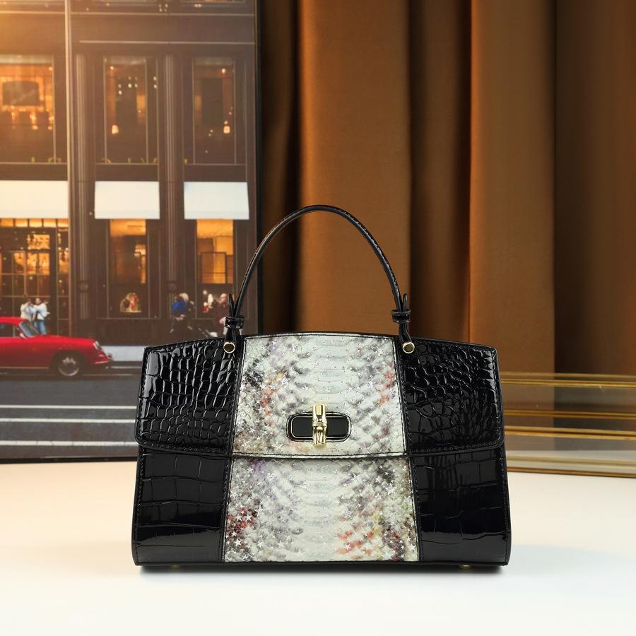 New Snake Pattern Gradient Color Blocked Women s Handbag, High-end Fashion, Light Luxury, One Shoulder Crossbody Boston Bag
New Snake Pattern Gradient Color Blocked Women s Handbag, High-end Fashion, Light Luxury, One Shoulder Crossbody Boston Bag