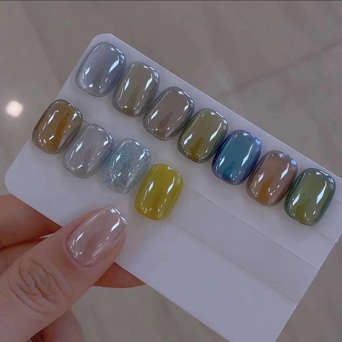 Нейл-арт 2025 Лунно-розовый: Популярная электролитическая пудра «Кошачий глаз» с кристаллическим эффектом
Нейл-арт 2025 Лунно-розовый: Популярная электролитическая пудра «Кошачий глаз» с кристаллическим эффектом