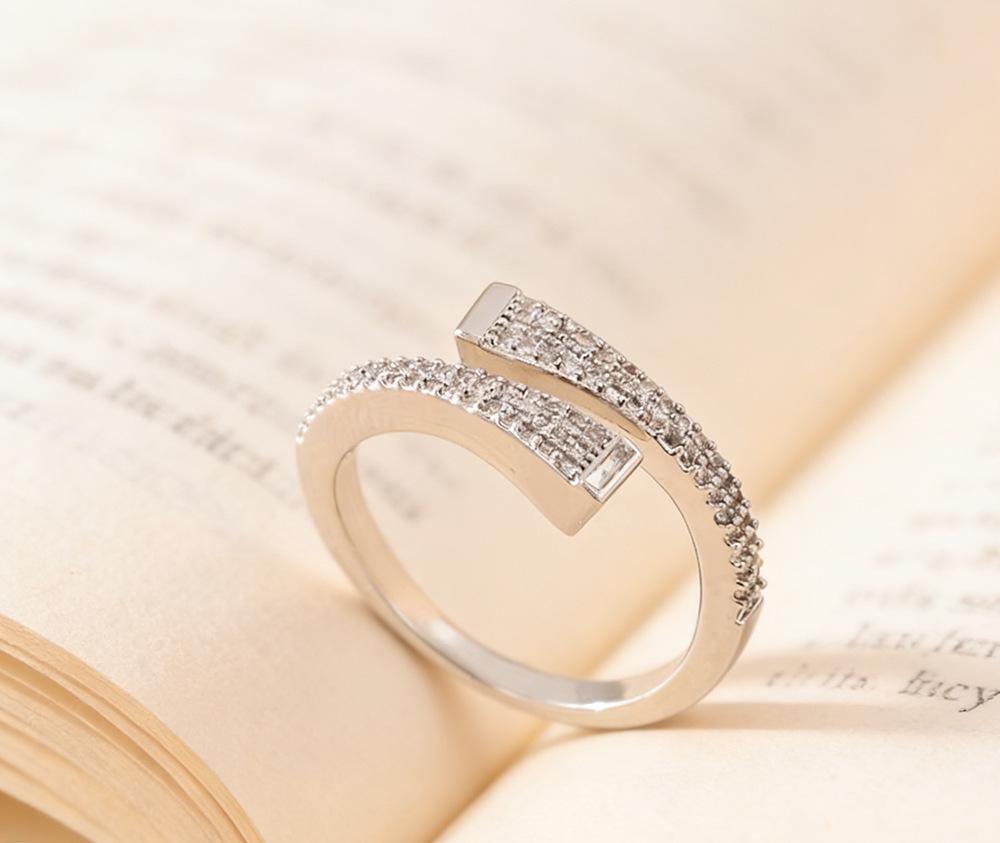 Trendy Adjustable Lightning Diamond Ring for Women
Trendy Adjustable Lightning Diamond Ring for Women