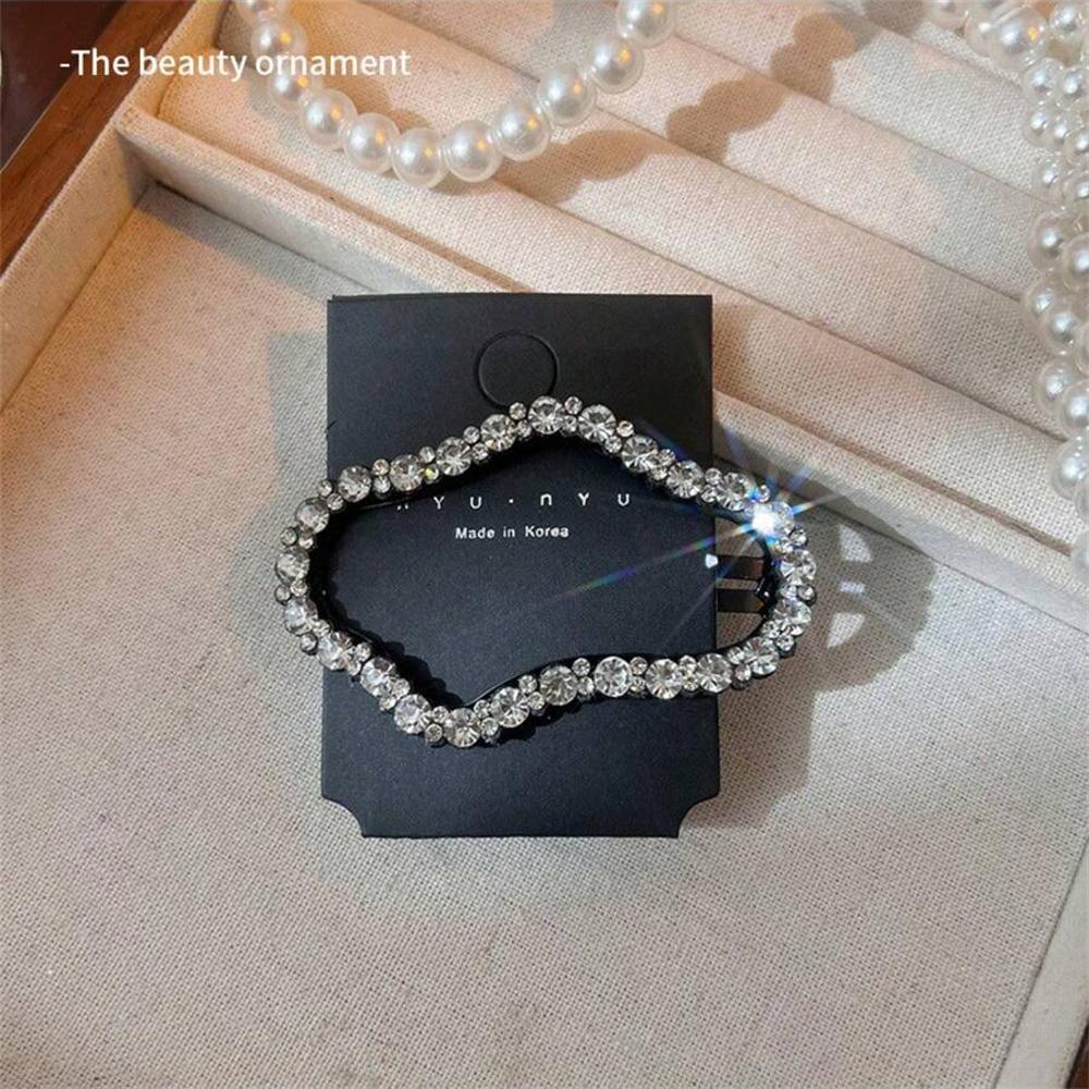 1PC Fashion Rhinestone Hair Clip Cloud-Shaped Barrettes Non-Slip Hairpin Hair Styling Tool For Long Short Hairdressing
1PC Fashion Rhinestone Hair Clip Cloud-Shaped Barrettes Non-Slip Hairpin Hair Styling Tool For Long Short Hairdressing