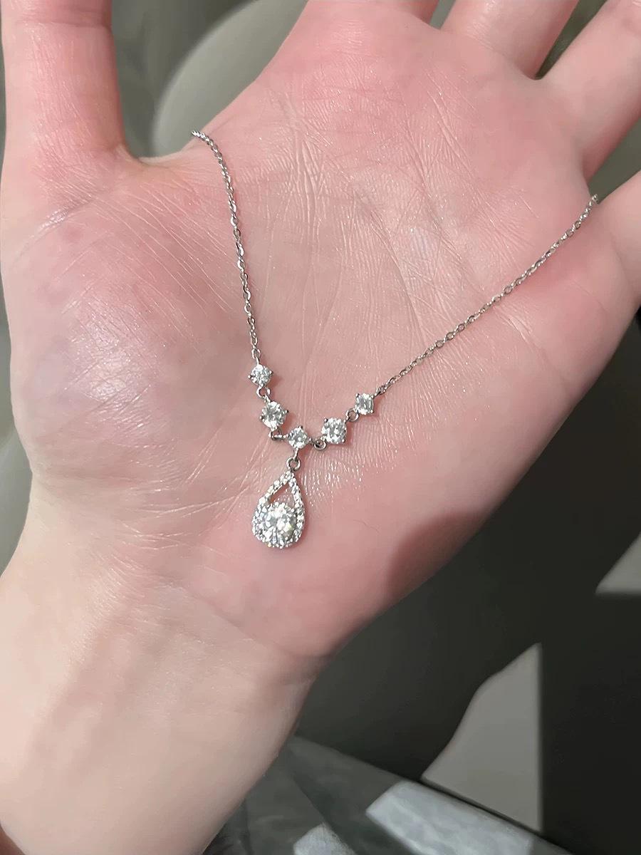 Mermaid s Tears: Exquisite Light Luxury Necklace for Women - A Shimmering Gift for Girlfriend or Bestie
Mermaid s Tears: Exquisite Light Luxury Necklace for Women - A Shimmering Gift for Girlfriend or Bestie