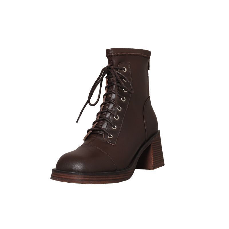 Локомотивные ботинки мартинс 2025 осень и зима новая британская шнуровка толстый каблук универсальные высокий каблук короткие ботинки большой размер женские ботинки 40
Локомотивные ботинки мартинс 2025 осень и зима новая британская шнуровка толстый каблук универсальные высокий каблук короткие ботинки большой размер женские ботинки 40