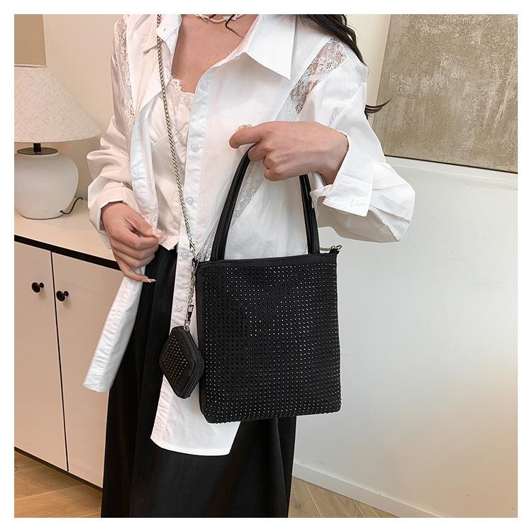 Diamond setting Diamond bag Metal sequins Full diamond Rhinestone bag Dumpling bag Underarm bag Premium flash diamond bag Female 
Diamond setting Diamond bag Metal sequins Full diamond Rhinestone bag Dumpling bag Underarm bag Premium flash diamond bag Female