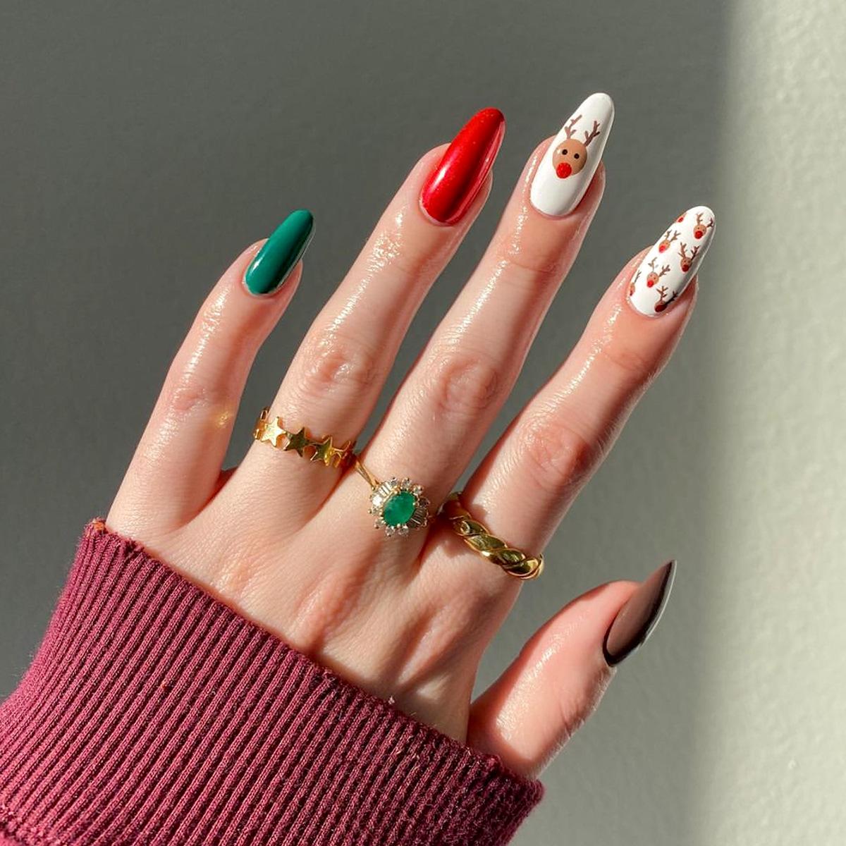 Almond-Shaped Christmas Fawn Nail Patches - Cute Cartoon Design, Cross-Border Sale
Almond-Shaped Christmas Fawn Nail Patches - Cute Cartoon Design, Cross-Border Sale