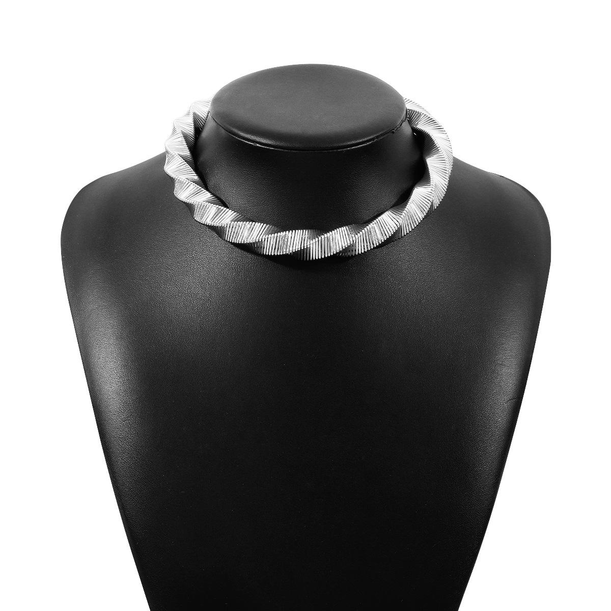 Tooxika Exaggerated Temperament Geometric Twist Necklace Fashionable Design Sense High Cold Wave Sense Collarbone Necklace
Tooxika Exaggerated Temperament Geometric Twist Necklace Fashionable Design Sense High Cold Wave Sense Collarbone Necklace