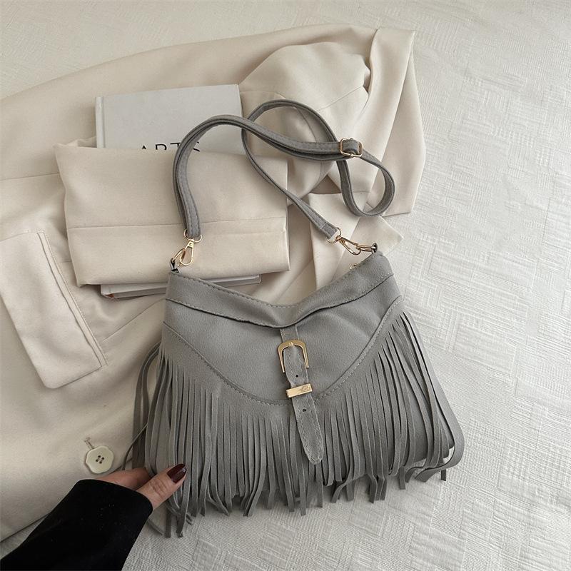 Solid Color Shoulder Bag Wear-Resistant Tassels Crossbody Bag Retro Messenger Bag Frosted Ladies Zipper Crossbody For Daily Date серый
Solid Color Shoulder Bag Wear-Resistant Tassels Crossbody Bag Retro Messenger Bag Frosted Ladies Zipper Crossbody For Daily Date серый