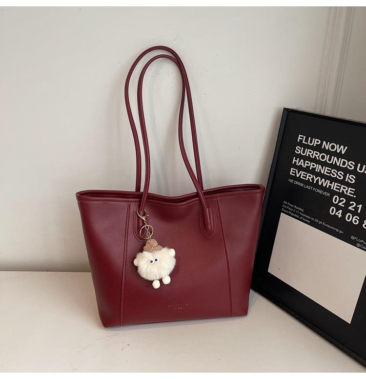 Atmospheric commuter premium sense handbag 2025 summer new versatile Korean version shoulder underarm bag light luxury tote bag
Atmospheric commuter premium sense handbag 2025 summer new versatile Korean version shoulder underarm bag light luxury tote bag