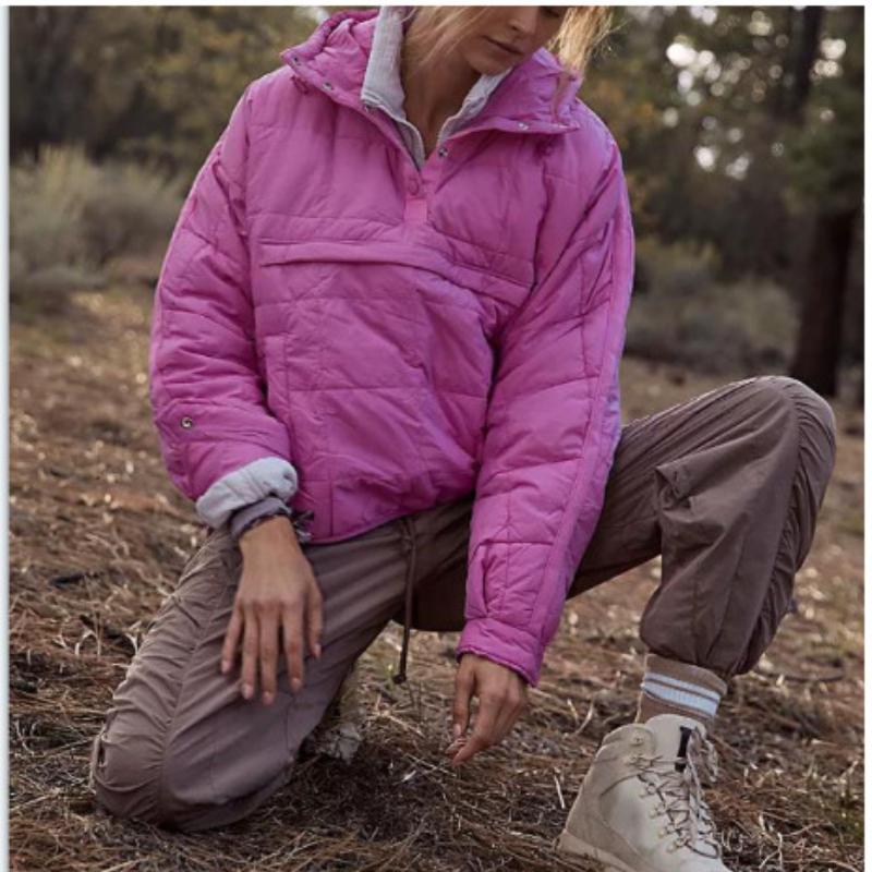 Women s Quilted Hooded Puffer Jacket with Stand Collar, Zipper Pocket, Raglan Sleeves in Dark Green, Beige, Purple, Light Blue, Black S фуксія
Women s Quilted Hooded Puffer Jacket with Stand Collar, Zipper Pocket, Raglan Sleeves in Dark Green, Beige, Purple, Light Blue, Black S фуксія