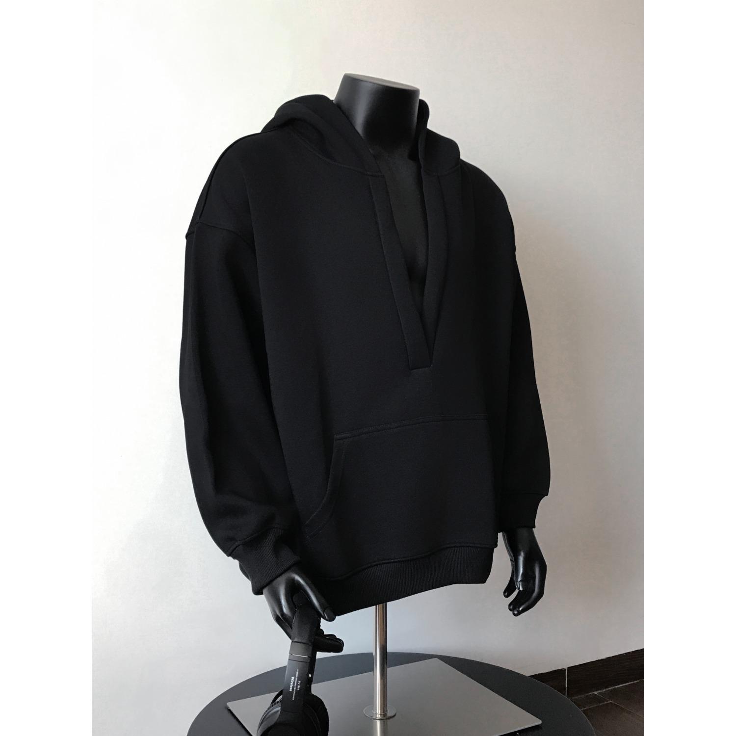 Американский ретро серый свитер с V-образным вырезом мужской осенний нишевый дизайн худи cleanfit тяжелое пальто 2XL чёрный
Американский ретро серый свитер с V-образным вырезом мужской осенний нишевый дизайн худи cleanfit тяжелое пальто 2XL чёрный