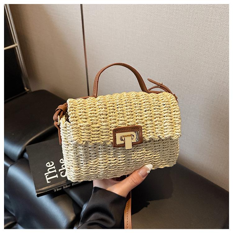 Retro woven bag New fashion versatile handbag Premium beach bag Casual messenger bag Small square bag
Retro woven bag New fashion versatile handbag Premium beach bag Casual messenger bag Small square bag