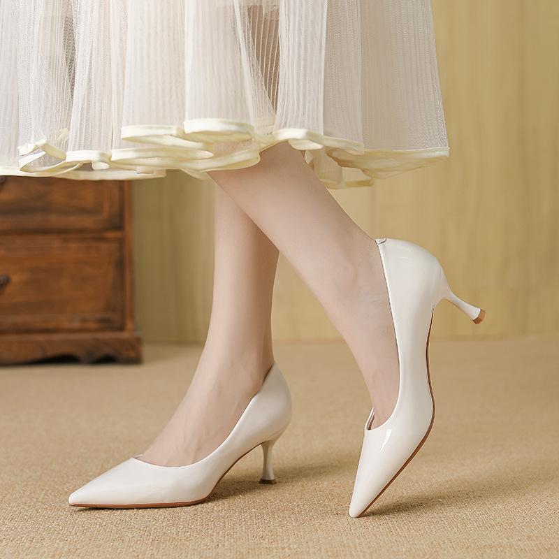 G65-83 Huiliya high heels women s pointed toe thin heel 2025 autumn new temperament niche design patent leather women s shoes 39 рожевий
G65-83 Huiliya high heels women s pointed toe thin heel 2025 autumn new temperament niche design patent leather women s shoes 39 рожевий