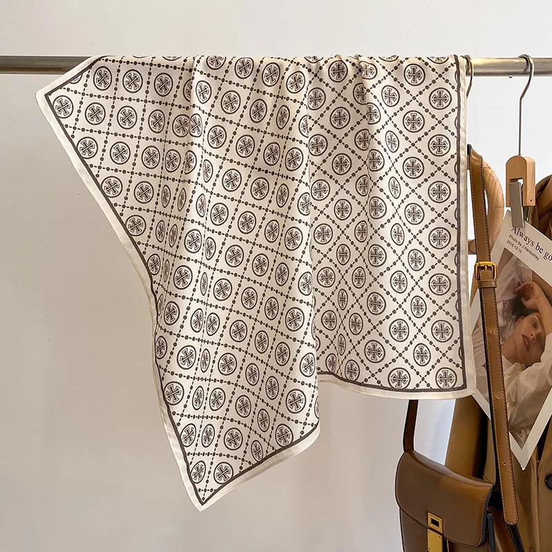 Роскошный квадратный бархатный шарф для волос с геометрическим принтом для женщин, мягкий головной хиджаб для офиса, шейные платки, косынка, женская повязка на голову, шейный платок 70x70cm
Роскошный квадратный бархатный шарф для волос с геометрическим принтом для женщин, мягкий головной хиджаб для офиса, шейные платки, косынка, женская повязка на голову, шейный платок 70x70cm