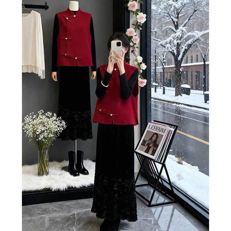 Women s Retro Chinese Style Outfit: Autumn/Winter Slim Fit Base Layer Top with Frog Button Vest & Black Skirt. 3XL (140-160 lbs)
Women s Retro Chinese Style Outfit: Autumn/Winter Slim Fit Base Layer Top with Frog Button Vest & Black Skirt. 3XL (140-160 lbs)