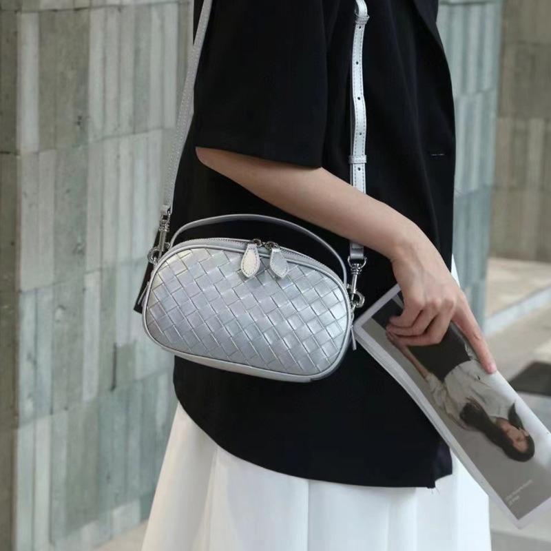 Кожаная сумка женская новая ромбовидная сумка первый слой коровьей кожи на плечо сумка-мессенджер мягкая кожа женская сумка 22*8.5*13cm серебряный серый
Кожаная сумка женская новая ромбовидная сумка первый слой коровьей кожи на плечо сумка-мессенджер мягкая кожа женская сумка 22*8.5*13cm серебряный серый