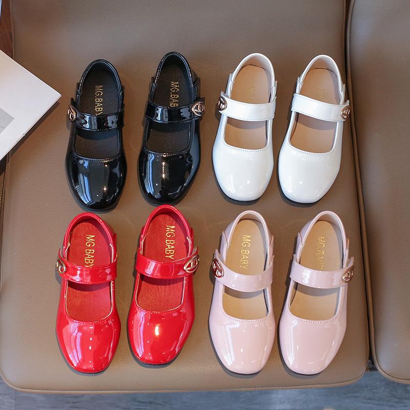 Spring/Autumn 2025 Girls Leather Velcro Princess Shoes: Korean Style, Soft Sole for Performance and Casual Wear Size 30: 18.8cm червоний
Spring/Autumn 2025 Girls Leather Velcro Princess Shoes: Korean Style, Soft Sole for Performance and Casual Wear Size 30: 18.8cm червоний
