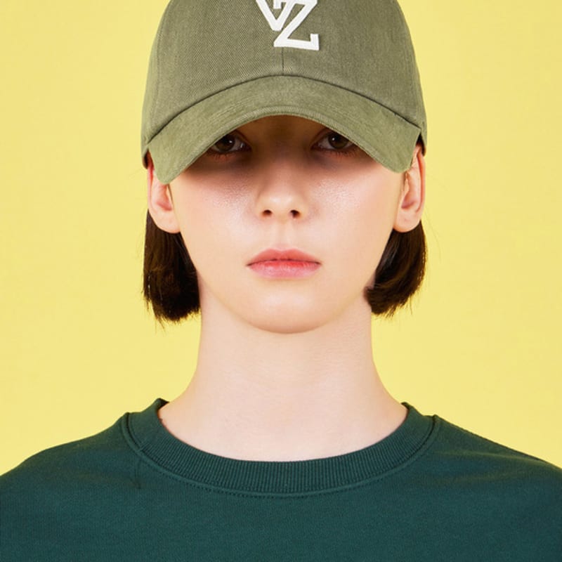 VARZAR Monogram Applique Overfit Washed Ball Cap Khaki FREE
VARZAR Monogram Applique Overfit Washed Ball Cap Khaki FREE