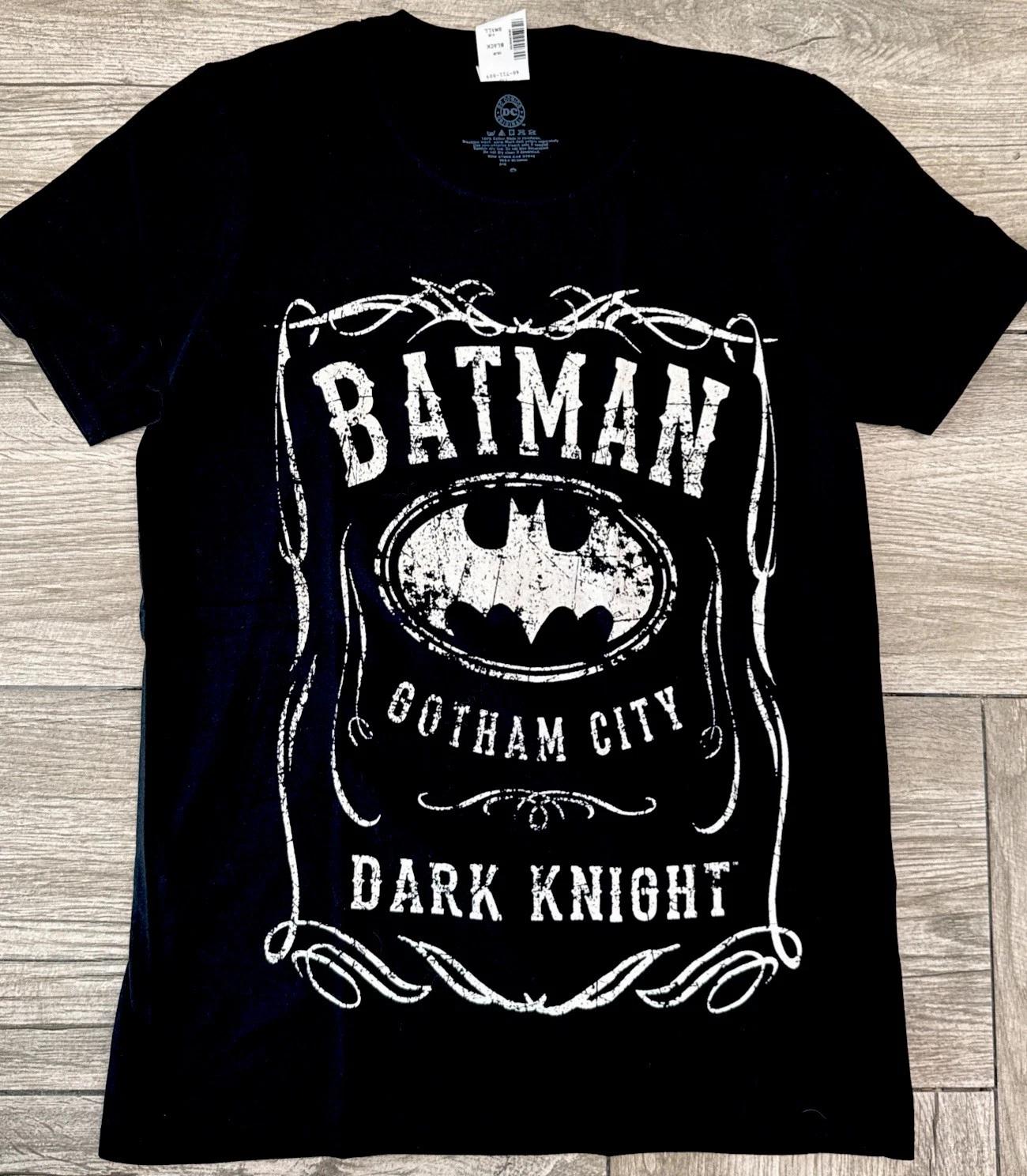 2015 Batman Distressed Gotham City Dark Knight 100% Cotton T-shirt Mens Tees Top Size Small License DC 3XL
2015 Batman Distressed Gotham City Dark Knight 100% Cotton T-shirt Mens Tees Top Size Small License DC 3XL