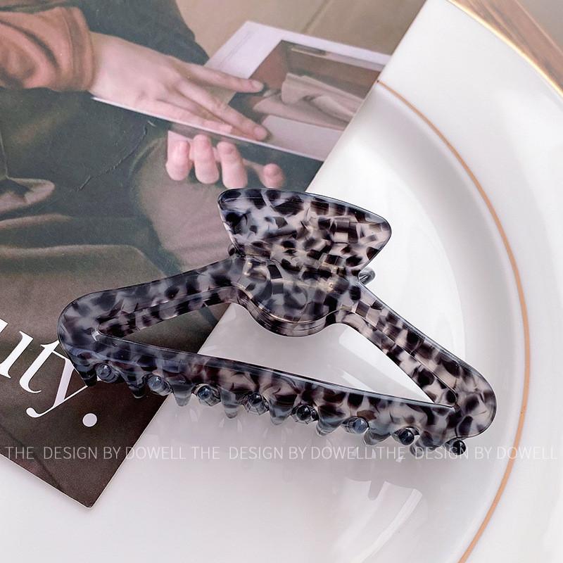 Premium Triangular Shark Hair Clipper Elegant Vintage Design For Womens Hair LeopardBlack 9.3cm
Premium Triangular Shark Hair Clipper Elegant Vintage Design For Womens Hair LeopardBlack 9.3cm