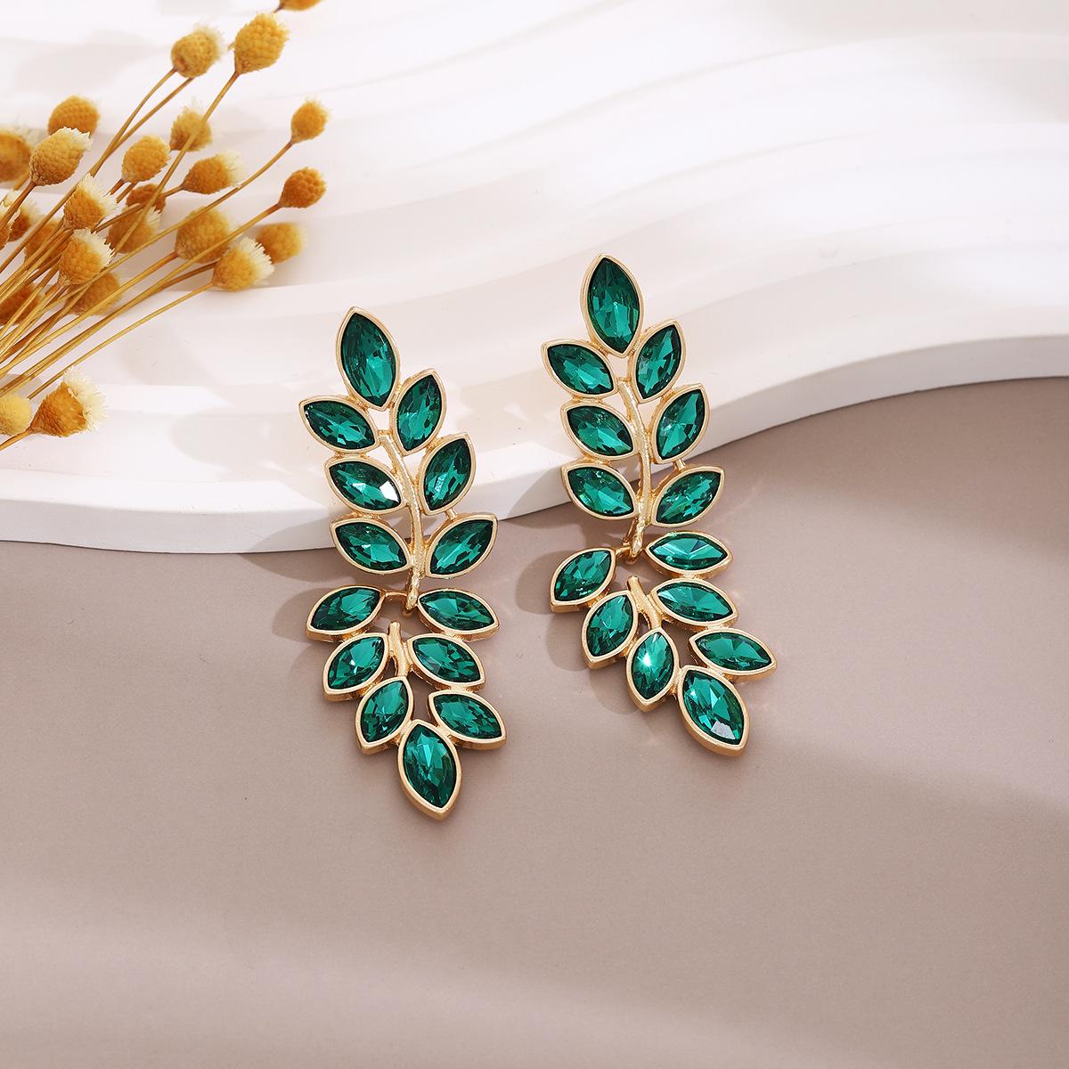 Diamond Leaf Fringed Earrings, Super Flash Light Luxury High Sense Small Fresh Fashion Earrings Women
Diamond Leaf Fringed Earrings, Super Flash Light Luxury High Sense Small Fresh Fashion Earrings Women