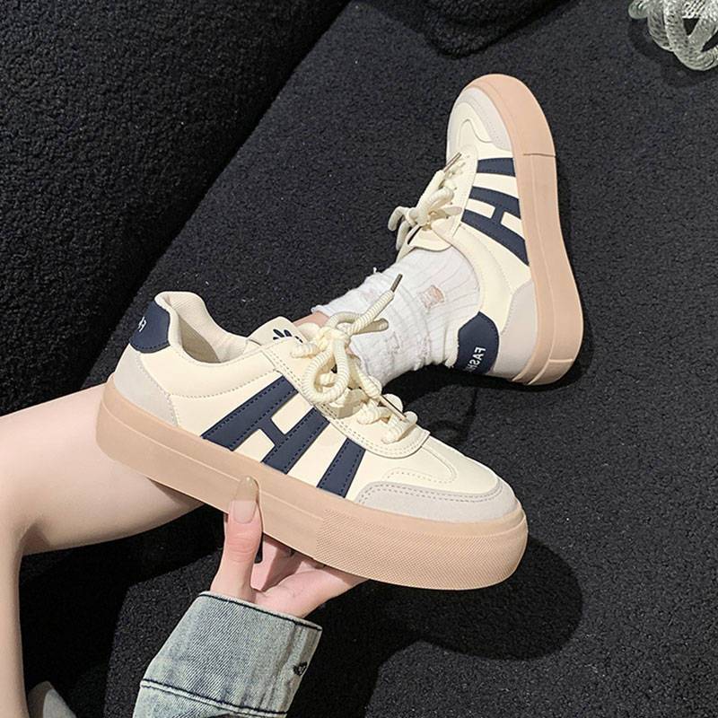 Autumn German training white shoes women s shoes autumn popular versatile casual board shoes canvas shoes single shoes sneakers 35
Autumn German training white shoes women s shoes autumn popular versatile casual board shoes canvas shoes single shoes sneakers 35