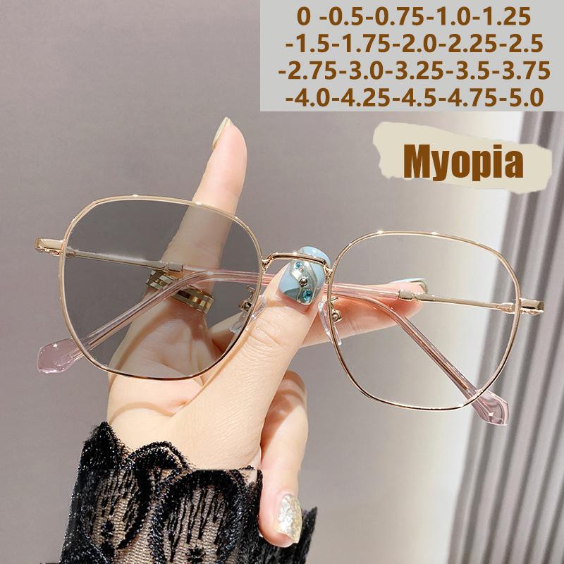 Photo-sensitive Intelligent Color-changing Glasses With Anti-blue Light Feature, Large Frame, Women s Nearsighted Glasses 9791 -425 рожевий
Photo-sensitive Intelligent Color-changing Glasses With Anti-blue Light Feature, Large Frame, Women s Nearsighted Glasses 9791 -425 рожевий
