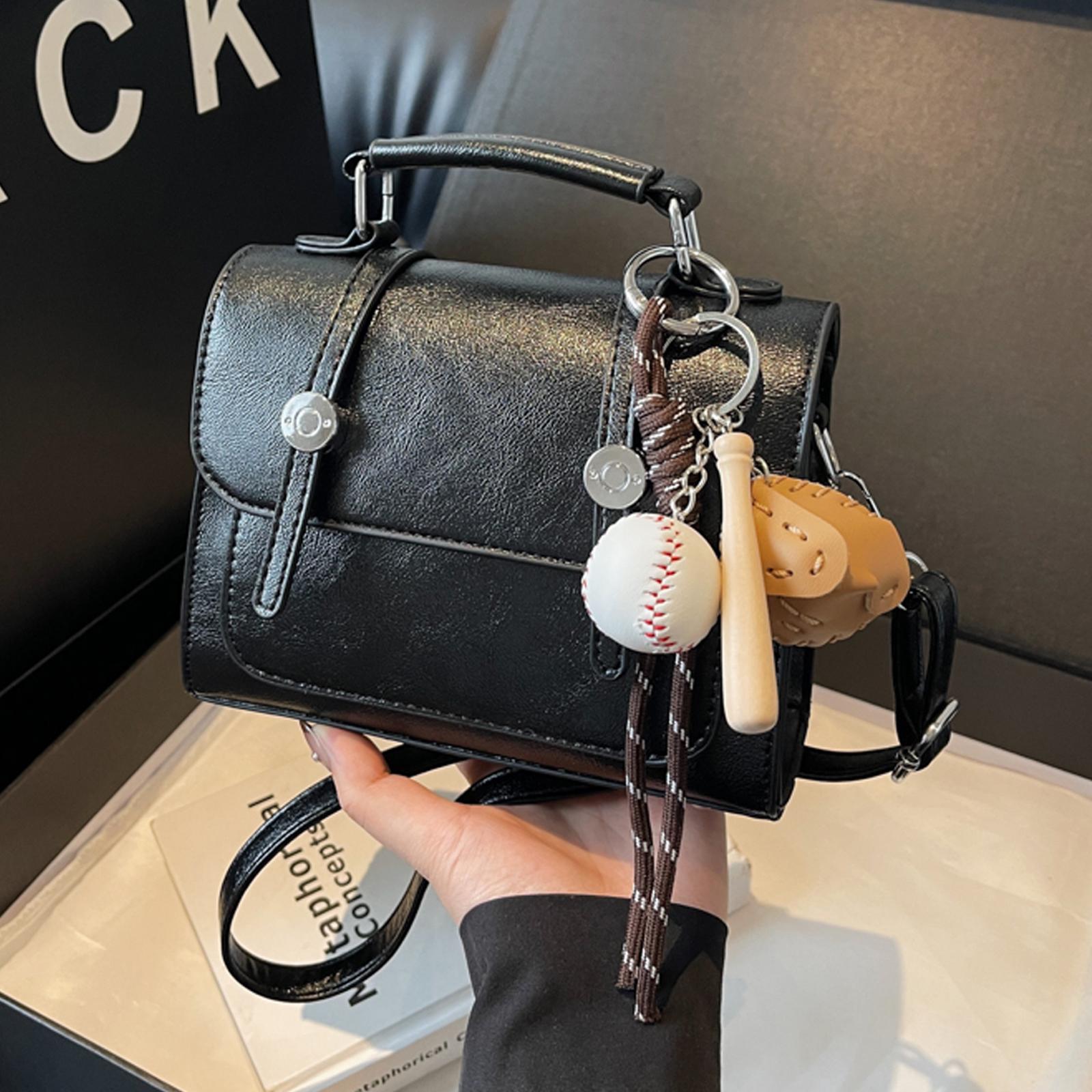 Mini Boston Top-handle Bags for Women PU Leather Solid Color Crossbody Bag with Base Ball Pendant 2025 New Luxury Handbags чёрный
Mini Boston Top-handle Bags for Women PU Leather Solid Color Crossbody Bag with Base Ball Pendant 2025 New Luxury Handbags чёрный