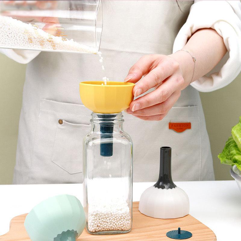 Funnel Multifunctional Kitchen Funnel, Plastic Portable Condiment Funnel, Wine Oil Funnel Tool Kitchen Supplies
Funnel Multifunctional Kitchen Funnel, Plastic Portable Condiment Funnel, Wine Oil Funnel Tool Kitchen Supplies