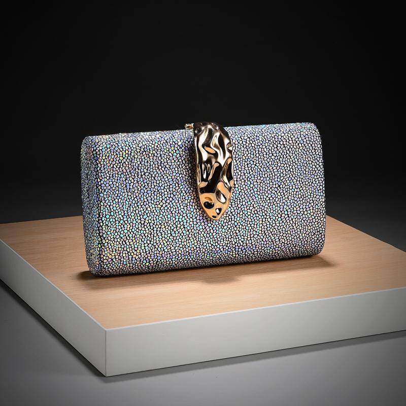 Fashionable Wedding Party Clutch Bag for Women Ladies Small Square Handbag Long Evening Dress Bag Simple Elegant Design
Fashionable Wedding Party Clutch Bag for Women Ladies Small Square Handbag Long Evening Dress Bag Simple Elegant Design