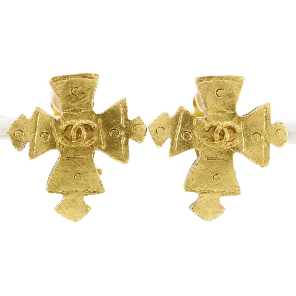 CHANEL COCO Mark Cross Earring vintage Plated Gold cross 12.5g Women Used
CHANEL COCO Mark Cross Earring vintage Plated Gold cross 12.5g Women Used