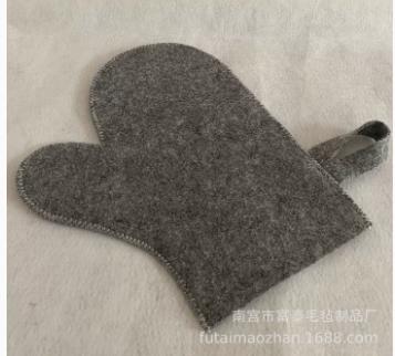 Felts Gloves, Black And Gray
Felts Gloves, Black And Gray
