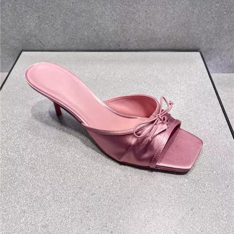 Elegant Slippers Women Solid Leather Solid Color Peep Toe Thin High Heels Ladies Slides Butterfly Knot Outdoor Shoes Plus Size 35 чорний
Elegant Slippers Women Solid Leather Solid Color Peep Toe Thin High Heels Ladies Slides Butterfly Knot Outdoor Shoes Plus Size 35 чорний