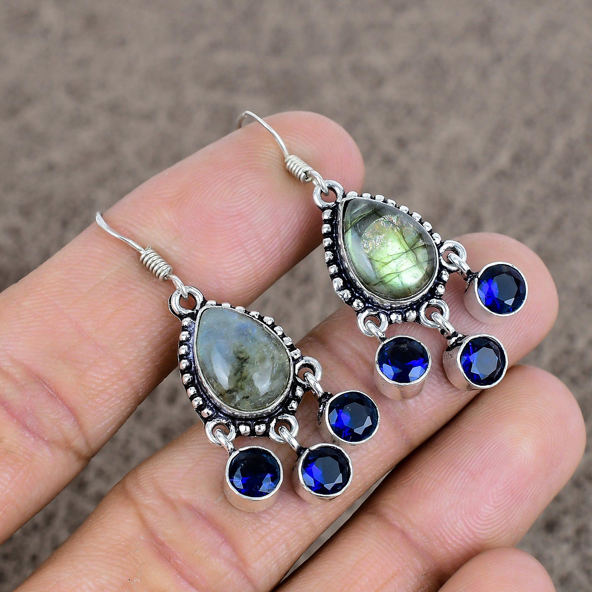 Labradorite, Topaz Gemstone 925Sterling Silver Jewelry Earring 1.77 KKG-129
Labradorite, Topaz Gemstone 925Sterling Silver Jewelry Earring 1.77 KKG-129