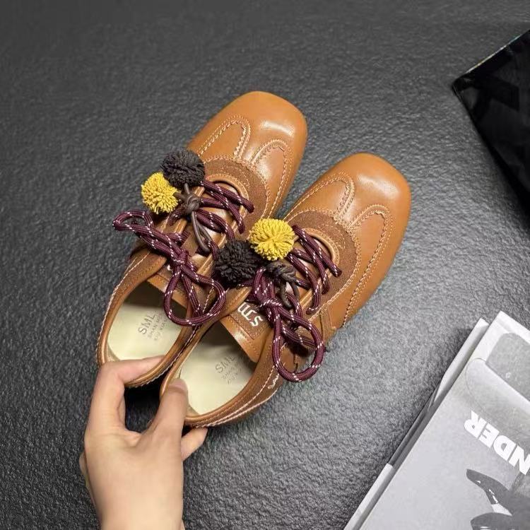 Кожаные вставки, внутренняя высота, нескользящие немецкие тренировочные туфли, спортивная и повседневная обувь, женская, ранняя осень 2025, новая, мягкая походная обувь 40 коричневый
Кожаные вставки, внутренняя высота, нескользящие немецкие тренировочные туфли, спортивная и повседневная обувь, женская, ранняя осень 2025, новая, мягкая походная обувь 40 коричневый