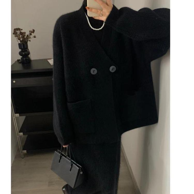 Oversize Winter Cardigan Sweater Knitting Jacket Women Plus Size Casual Loose Fashion Solid Buttons Autumn Style One Size
Oversize Winter Cardigan Sweater Knitting Jacket Women Plus Size Casual Loose Fashion Solid Buttons Autumn Style One Size