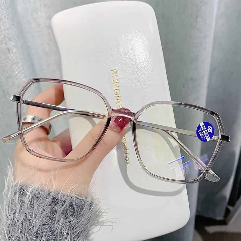 Оправа холодного коричневого цвета может сочетаться с очками Degree Frame Tr90 Frame Женские сверхлегкие оптические очки для близорукости с защитой от синего света
Оправа холодного коричневого цвета может сочетаться с очками Degree Frame Tr90 Frame Женские сверхлегкие оптические очки для близорукости с защитой от синего света