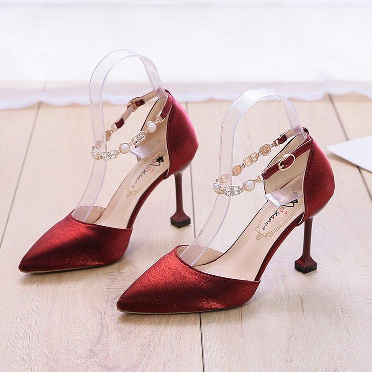 Spring and summer new Korean version pointed single shoes one-word buckle strap stiletto high heels satin hollow women s shoes 39
Spring and summer new Korean version pointed single shoes one-word buckle strap stiletto high heels satin hollow women s shoes 39