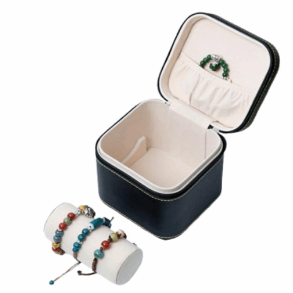 Подставка для наручных часов из искусственной кожи, компактные коробки для хранения браслетов, ювелирные аксессуары Black S
Подставка для наручных часов из искусственной кожи, компактные коробки для хранения браслетов, ювелирные аксессуары Black S