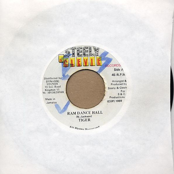 7-дюймовая пластинка TIGER - Ram Dance Hall NONE Steely & Clevie 1989 Ямайка Регги, Ска и Даб Б/У
7-дюймовая пластинка TIGER - Ram Dance Hall NONE Steely & Clevie 1989 Ямайка Регги, Ска и Даб Б/У