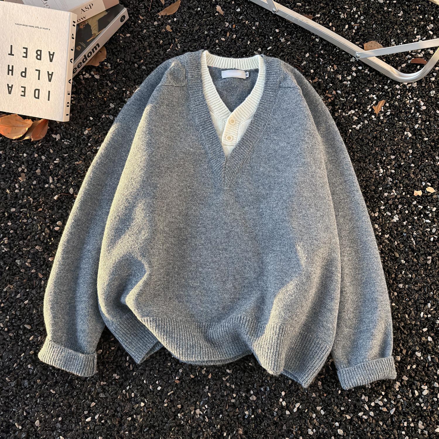Unisex American Retro V-Neck Knit Sweater Cardigan - Edgy, Trendy, High-End Old Money Style L
Unisex American Retro V-Neck Knit Sweater Cardigan - Edgy, Trendy, High-End Old Money Style L