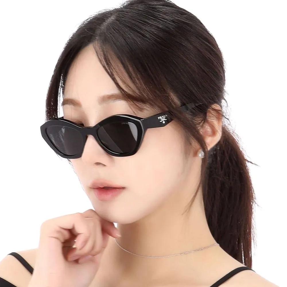 25SS Prada Logo Sunglasses 0PR A02S 16K08Z
25SS Prada Logo Sunglasses 0PR A02S 16K08Z
