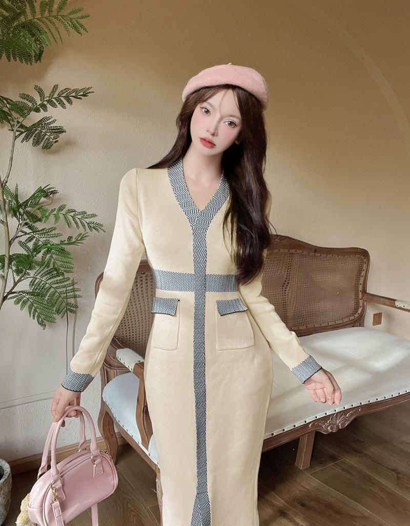 Autumn and winter contrasting color knitted dress autumn and winter design sense waist new slim and thin bottom medium and long skirt One size fits all абрикосовий
Autumn and winter contrasting color knitted dress autumn and winter design sense waist new slim and thin bottom medium and long skirt One size fits all абрикосовий